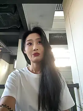 linger-23 online show from October 2025 04:54:01 AM