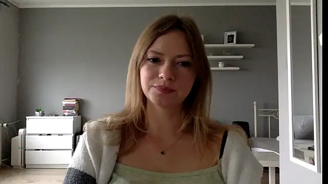 Snapshot of MillieShow chatting on September 2025 02:41:01 PM MillieShow online show from September 2025 02:41:01 PM