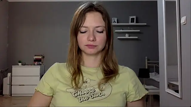 Snapshot of MillieShow chatting on November 2025 10:32:02 PM MillieShow online show from November 2025 10:32:02 PM