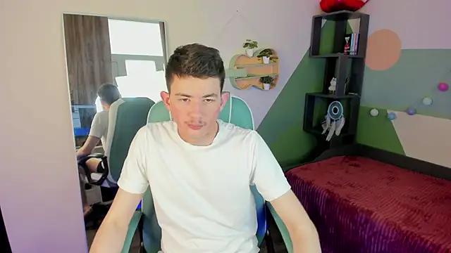 Danny  Magic online show from March 2025 01:40:02 PM