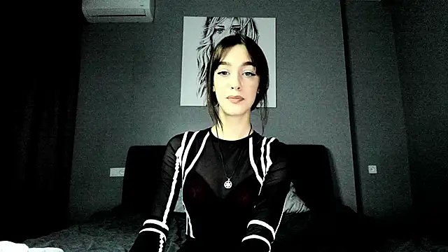 Snapshot of Elli_Lourence chatting on March 2025 08:32:02 PM Elli Lourence online show from March 2025 08:32:02 PM