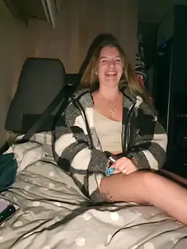 Snapshot of Amesthyst_destiny chatting on October 2025 08:14:02 PM Amesthyst destiny online show from October 2025 08:14:02 PM