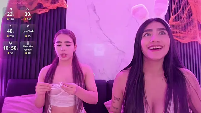 Snapshot of MiaScott5 chatting on October 2025 04:35:02 AM MiaScott5 online show from October 2025 04:35:02 AM