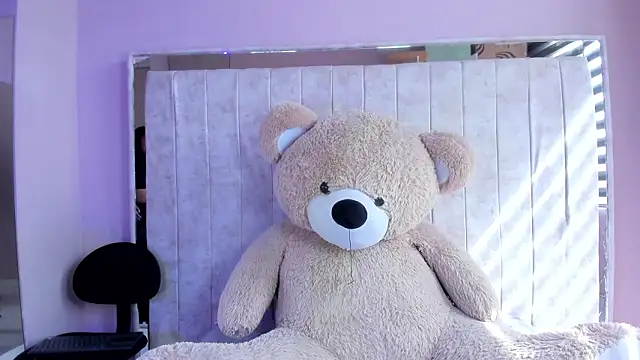 Alice 26  online show from February 2026 02:05:01 PM