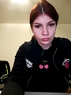 Snapshot of MeCherryy chatting on April 2026 04:42:02 PM MeCherryy online show from April 2026 04:42:02 PM