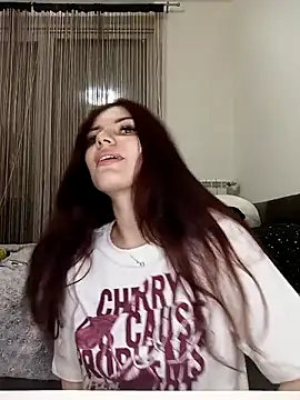 MeCherryy online show from May 2026 07:43:02 PM