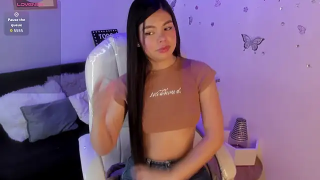 Snapshot of Pretty_Johnson_ chatting on April 2026 11:36:01 AM Pretty Johnson online show from April 2026 11:36:01 AM