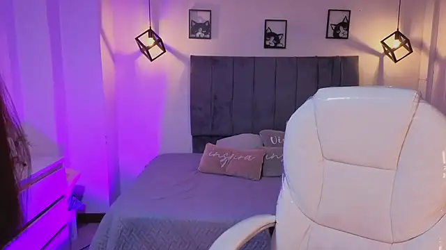 Pretty Johnson  online show from June 2026 03:10:02 AM