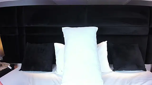 LauraCarther online show from December 2025 05:40:02 PM