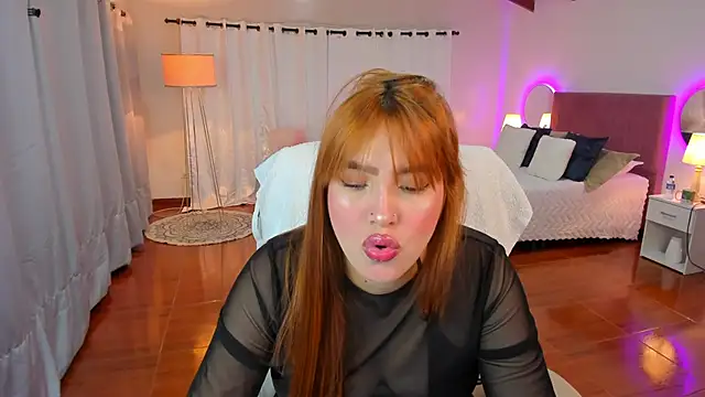 Snapshot of karla_hill_28 chatting on September 2025 04:00:01 AM karla hill 28 online show from September 2025 04:00:01 AM