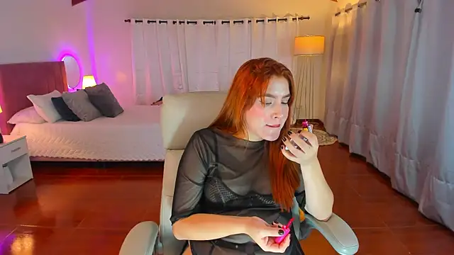 Snapshot of karla_hill_28 chatting on October 2025 04:35:02 AM karla hill 28 online show from October 2025 04:35:02 AM