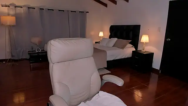 Snapshot of karla_hill_28 chatting on December 2025 03:12:01 AM karla hill 28 online show from December 2025 03:12:01 AM