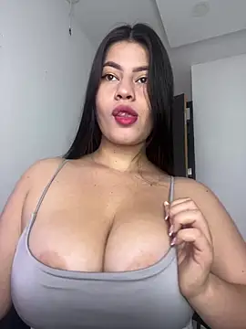 Saanvi21 online show from May 2026 12:45:02 PM