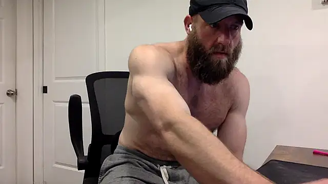 Snapshot of clarkefit chatting on October 2025 04:11:01 PM clarkefit online show from October 2025 04:11:01 PM