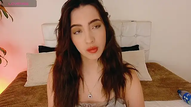 Snapshot of Rebbecawhite_meow chatting on September 2025 05:01:02 PM Rebbecawhite meow online show from September 2025 05:01:02 PM