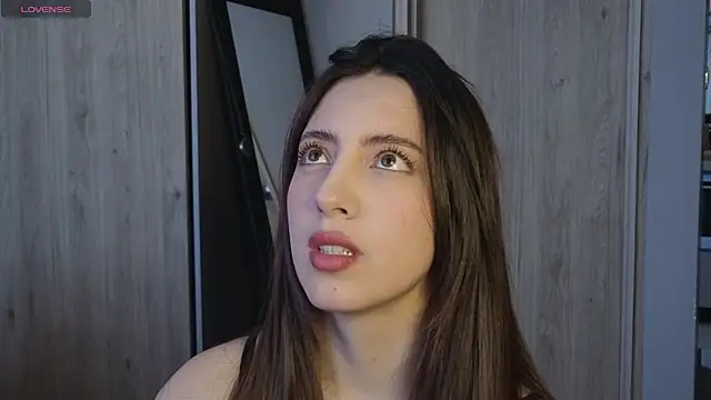 Snapshot of Rebbecawhite_meow chatting on November 2025 12:37:01 PM Rebbecawhite meow online show from November 2025 12:37:01 PM