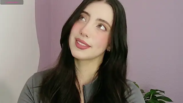 Snapshot of Rebbecawhite_meow chatting on February 2026 11:03:02 PM Rebbecawhite meow online show from February 2026 11:03:02 PM