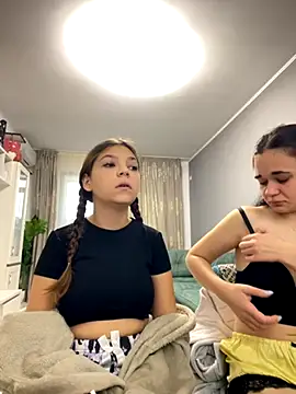 Snapshot of 18teengirl3 chatting on October 2025 07:48:01 AM 18teengirl3 online show from October 2025 07:48:01 AM