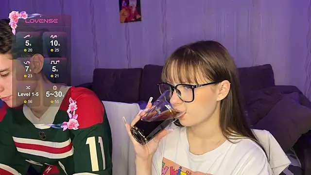 Romanhavesweetydick777 online show from November 2025 02:19:02 PM