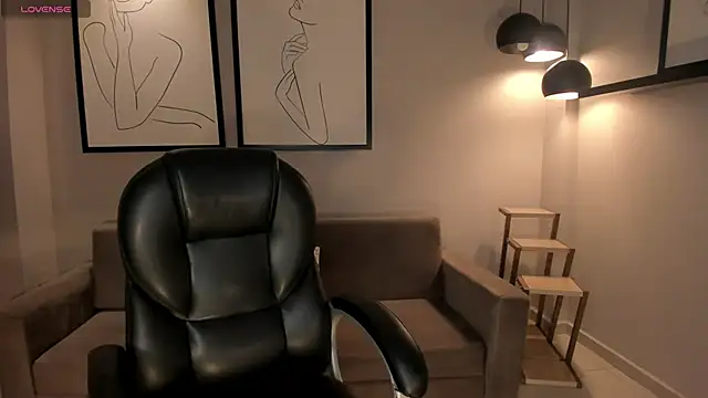 MaiaCollins online show from October 2025 06:28:02 PM