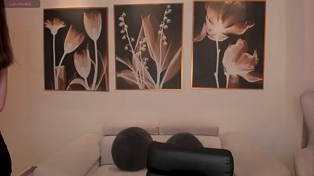 MaiaCollins online show from November 2025 11:44:01 AM