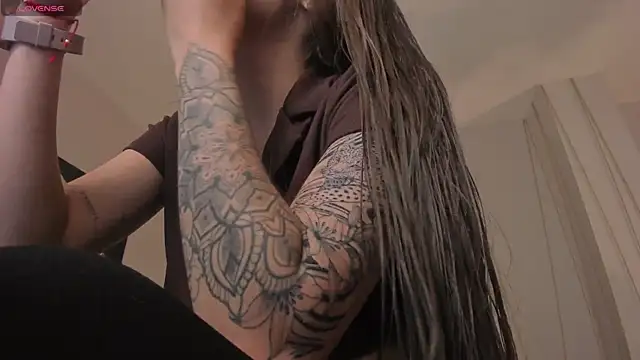 MaiaCollins online show from January 2026 05:07:02 PM