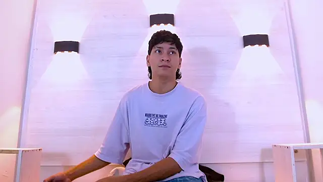 Jhojan twink online show from December 2025 01:16:02 PM