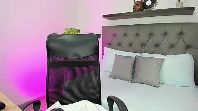 Snapshot of nina_blake chatting on October 2025 12:38:02 PM nina blake online show from October 2025 12:38:02 PM