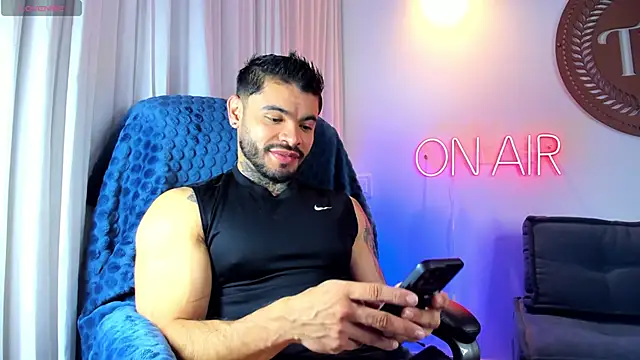 Snapshot of thiagoferrari2 chatting on November 2025 02:53:02 AM thiagoferrari2 online show from November 2025 02:53:02 AM