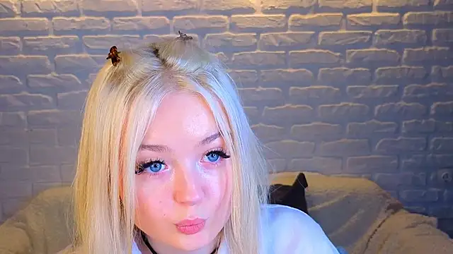 Snapshot of minigirl chatting on March 2025 10:11:02 AM minigirl online show from March 2025 10:11:02 AM