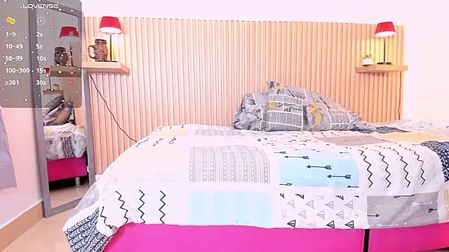 Layla arabelle online show from March 2026 08:01:01 PM