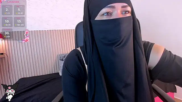 Snapshot of Layla_arabelle chatting on May 2026 09:10:02 PM Layla arabelle online show from May 2026 09:10:02 PM