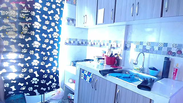 Snapshot of Emilybutterfly1 chatting on September 2025 09:25:01 PM Emilybutterfly1 online show from September 2025 09:25:01 PM