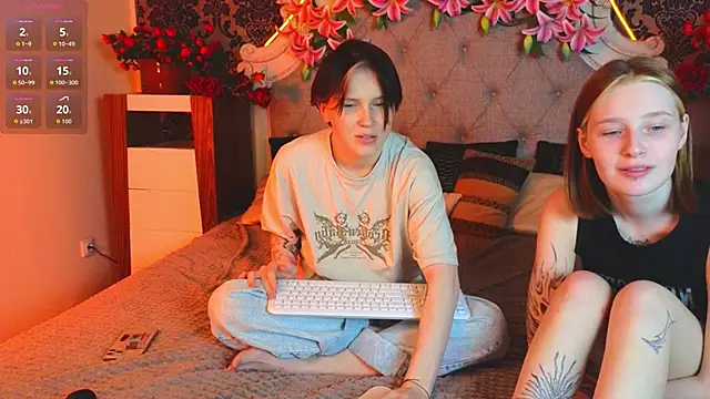 Snapshot of Tara_Lawson chatting on November 2025 11:53:01 AM Tara Lawson online show from November 2025 11:53:01 AM