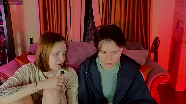 Snapshot of Tara_Lawson chatting on November 2025 11:46:02 AM Tara Lawson online show from November 2025 11:46:02 AM