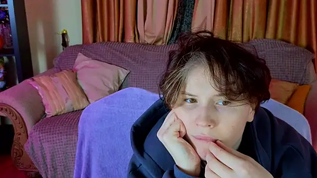 Snapshot of Tara_Lawson chatting on November 2025 11:13:01 AM Tara Lawson online show from November 2025 11:13:01 AM