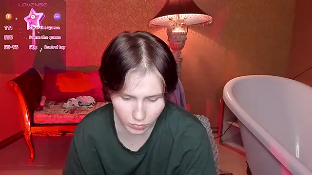 Snapshot of Tara_Lawson chatting on November 2025 11:25:01 AM Tara Lawson online show from November 2025 11:25:01 AM