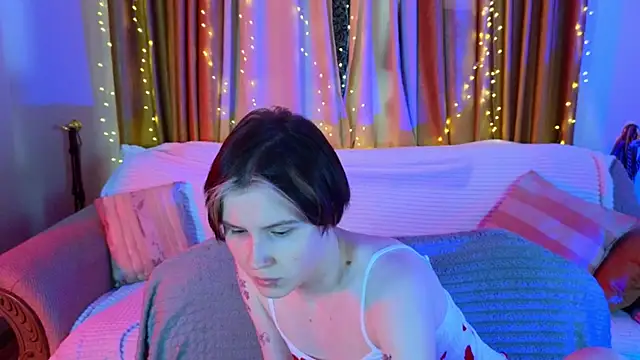 Snapshot of Tara_Lawson chatting on December 2025 10:41:02 AM Tara Lawson online show from December 2025 10:41:02 AM