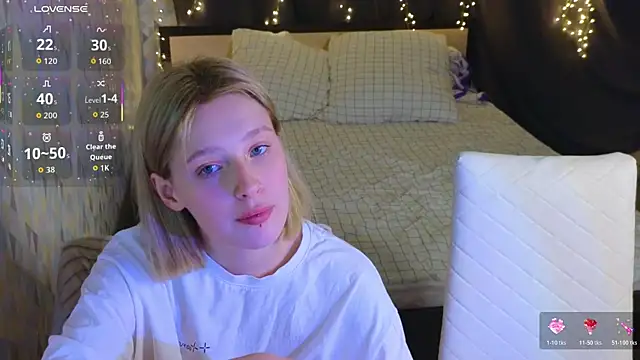 Snapshot of Tara_Lawson chatting on March 2026 05:07:02 PM Tara Lawson online show from March 2026 05:07:02 PM