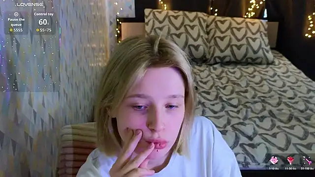 Snapshot of Tara_Lawson chatting on April 2026 11:00:01 AM Tara Lawson online show from April 2026 11:00:01 AM