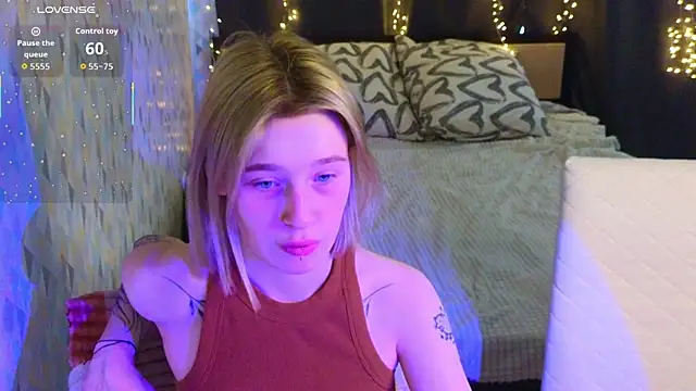 Snapshot of Tara_Lawson chatting on April 2026 11:00:01 AM Tara Lawson online show from April 2026 11:00:01 AM