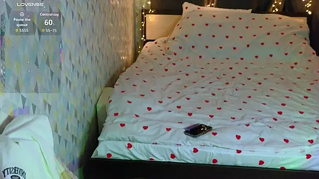 Snapshot of Tara_Lawson chatting on April 2026 05:28:01 PM Tara Lawson online show from April 2026 05:28:01 PM