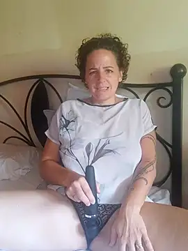 emiliemilf online show from March 2026 07:57:01 PM