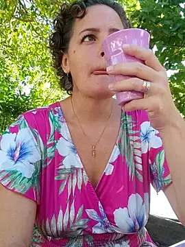 emiliemilf online show from April 2026 05:28:01 PM