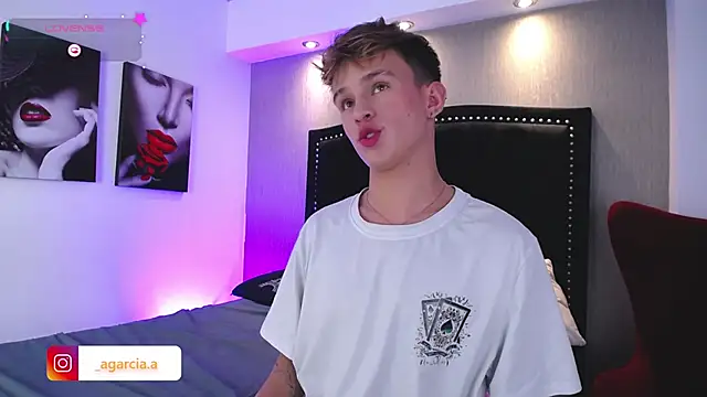 LiamWildx20 online show from February 2026 04:40:02 AM