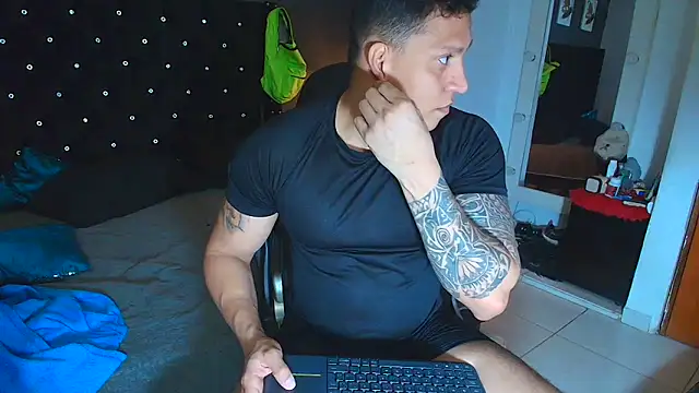 ethan dalton  online show from November 2025 03:28:01 AM