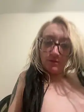 Kittaekatt online show from February 2026 12:39:02 PM