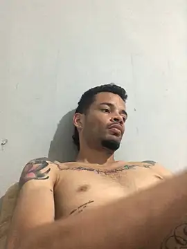 Snapshot of HenriquePhn chatting on March 2026 07:17:02 PM HenriquePhn online show from March 2026 07:17:02 PM