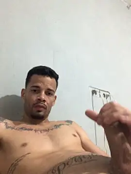 Snapshot of HenriquePhn chatting on March 2026 08:26:02 PM HenriquePhn online show from March 2026 08:26:02 PM