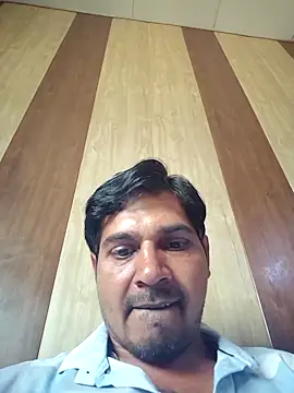 Snapshot of johnny8731 chatting on May 2026 07:13:01 AM johnny8731 online show from May 2026 07:13:01 AM